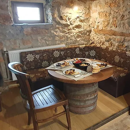 търнова, Guest Konukevi 3*