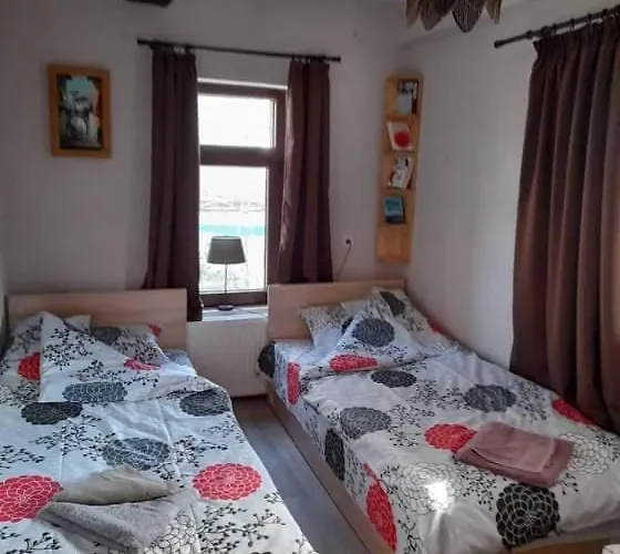 търнова, Guest 招待所 3*